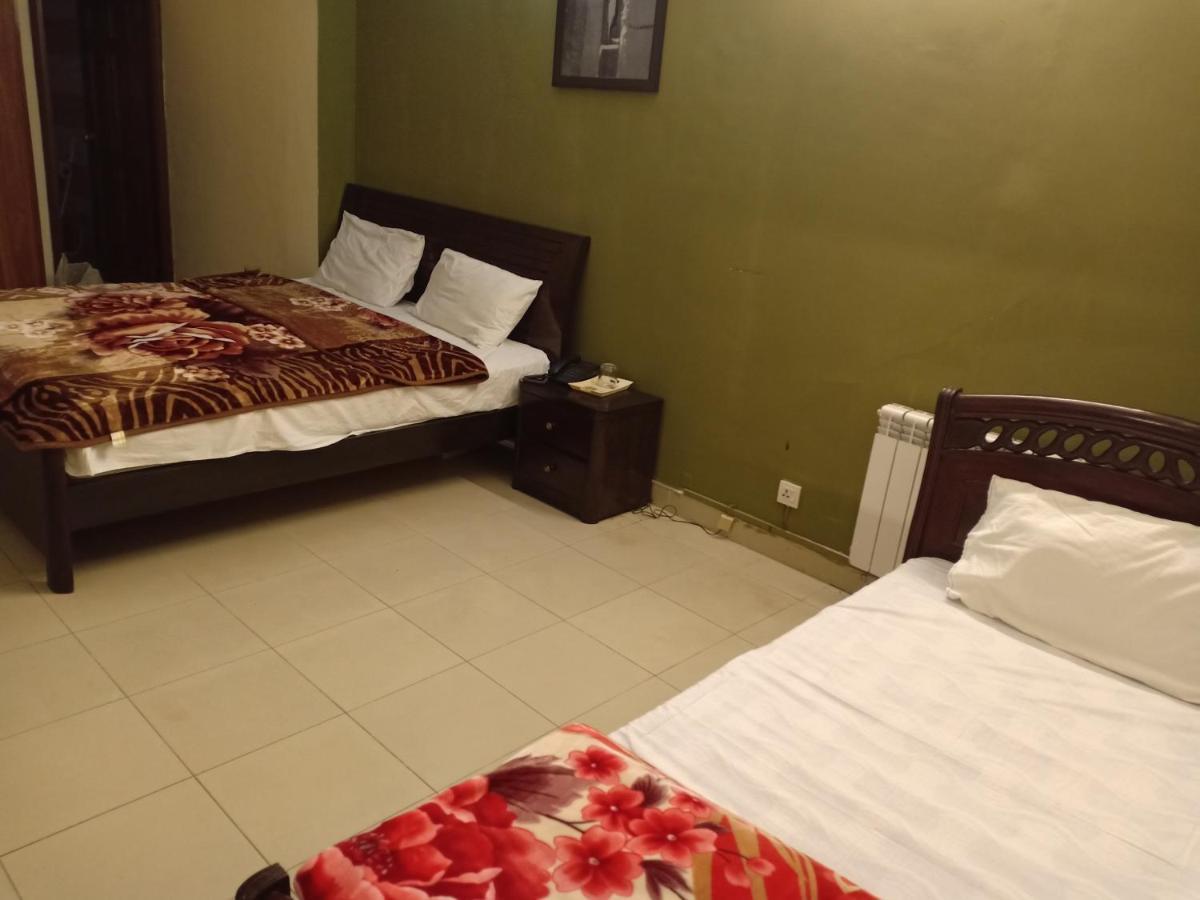 Royal Manor F-10 Bed & Breakfast Islamabad Ngoại thất bức ảnh