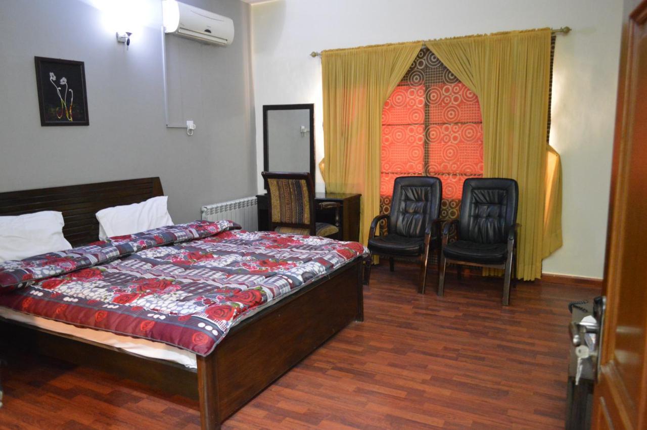 Royal Manor F-10 Bed & Breakfast Islamabad Ngoại thất bức ảnh