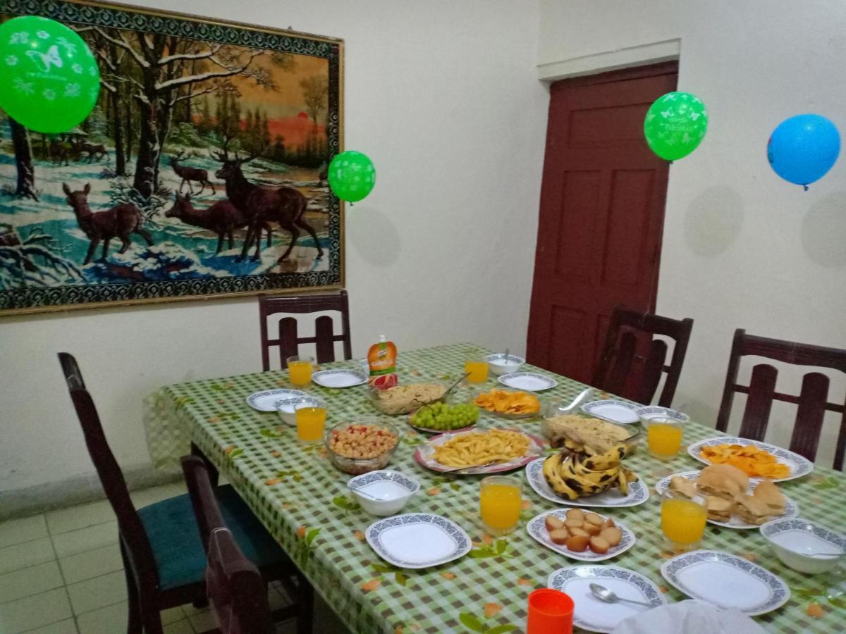 Royal Manor F-10 Bed & Breakfast Islamabad Ngoại thất bức ảnh
