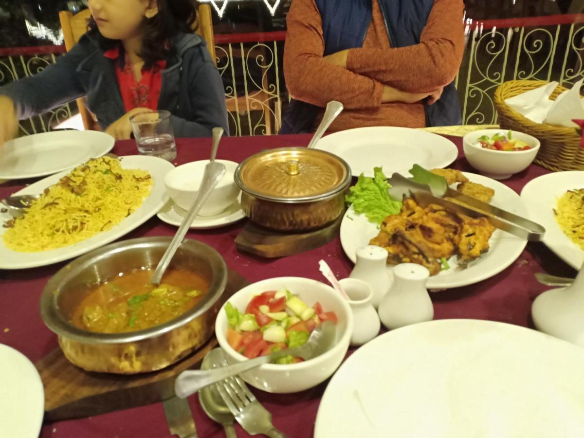 Royal Manor F-10 Bed & Breakfast Islamabad Ngoại thất bức ảnh