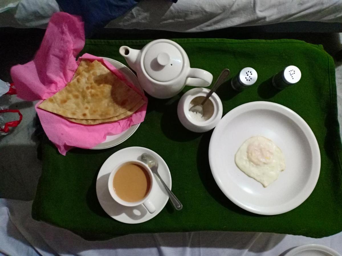 Royal Manor F-10 Bed & Breakfast Islamabad Ngoại thất bức ảnh